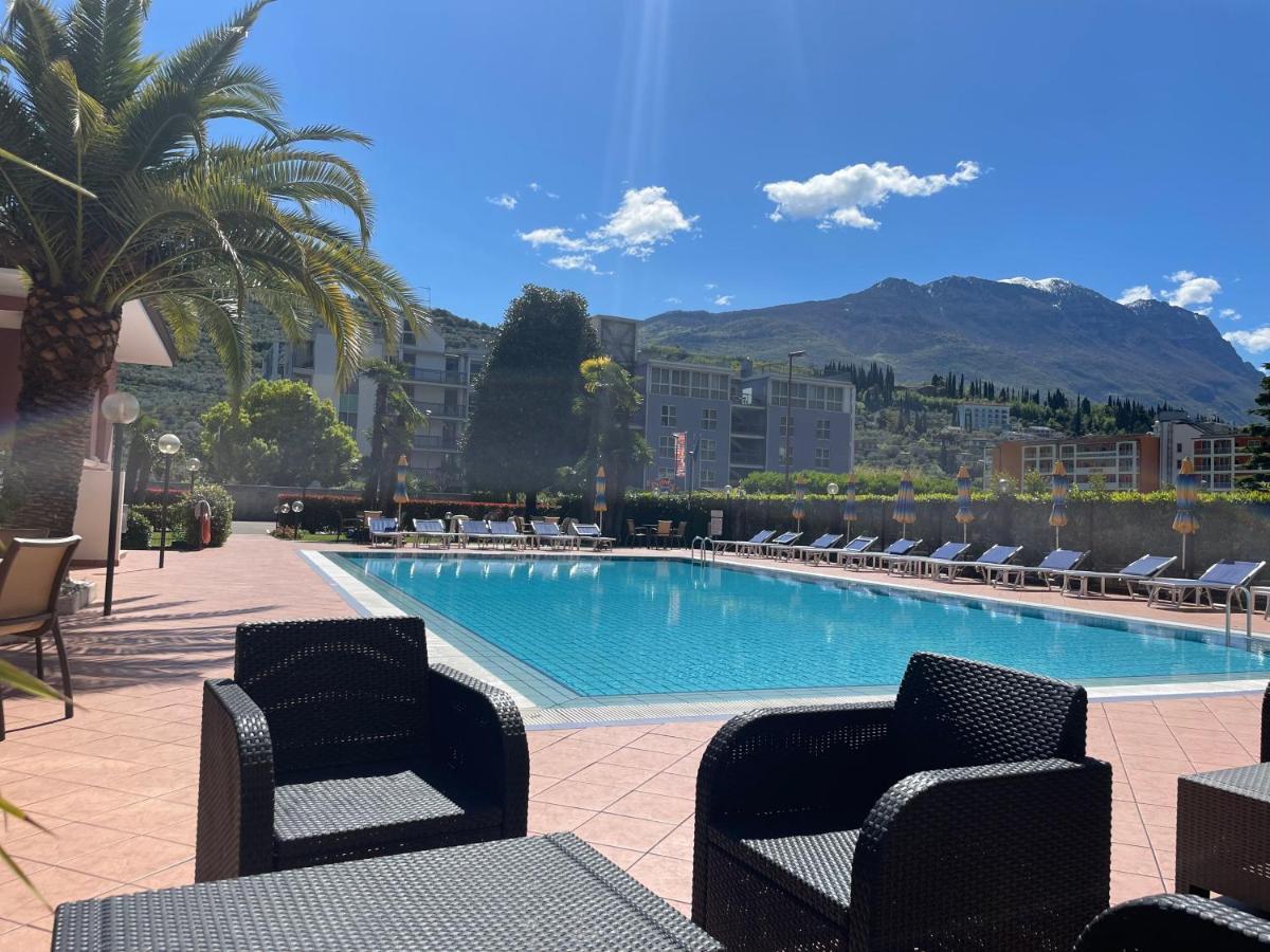 Sunlake Hotel Riva del Garda Exterior foto