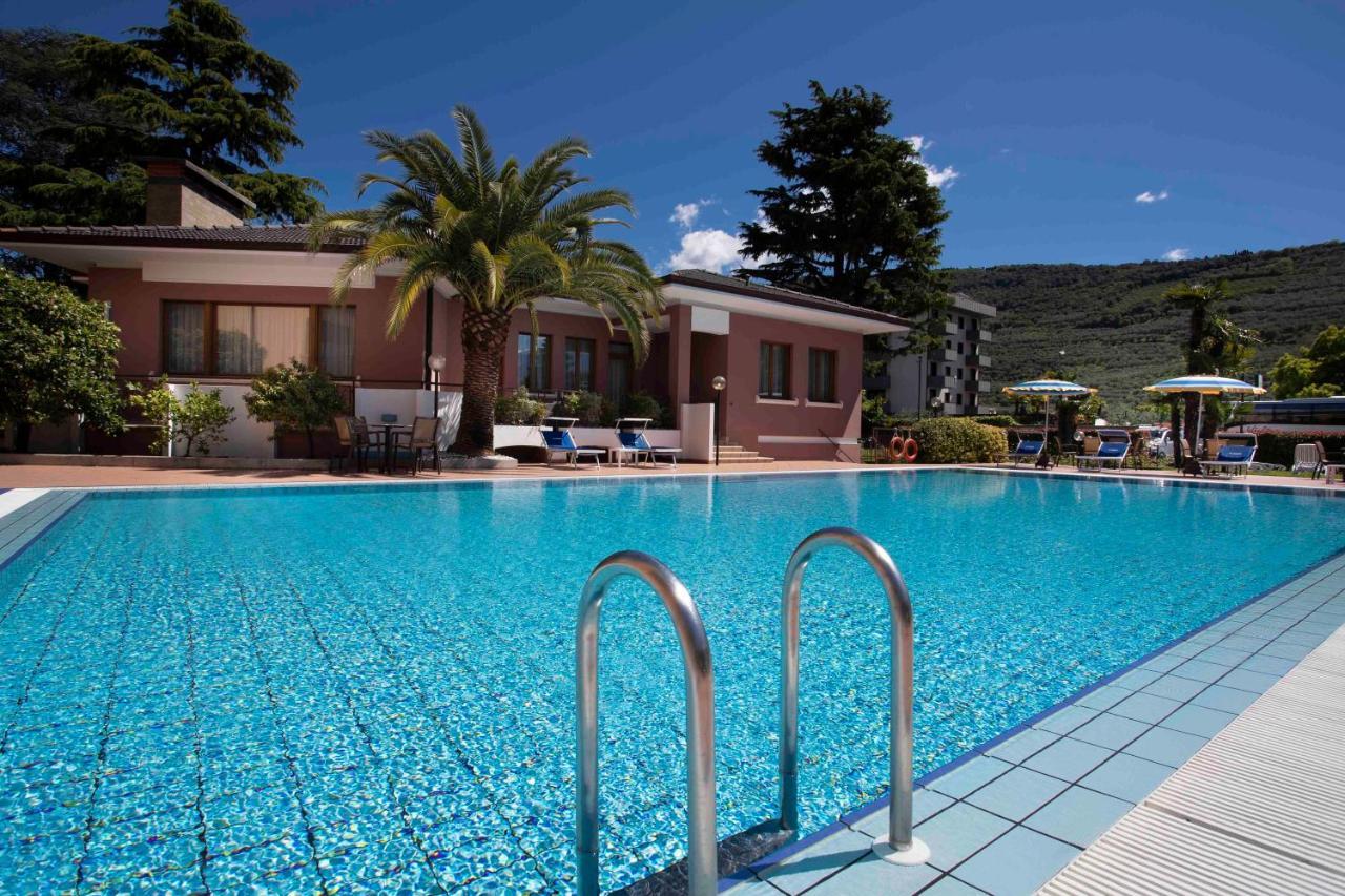 Sunlake Hotel Riva del Garda Exterior foto