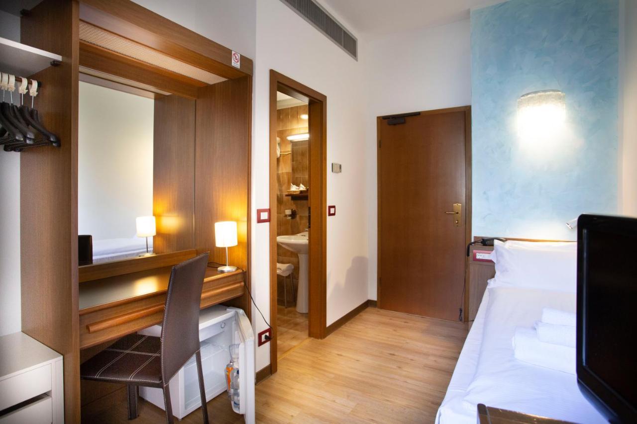 Sunlake Hotel Riva del Garda Exterior foto
