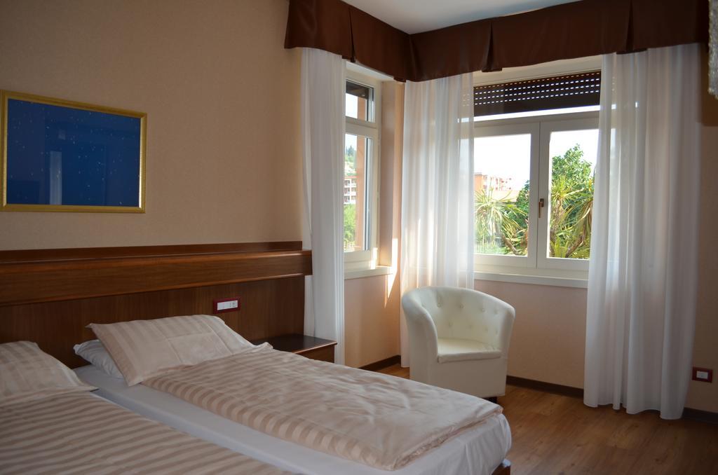 Sunlake Hotel Riva del Garda Exterior foto