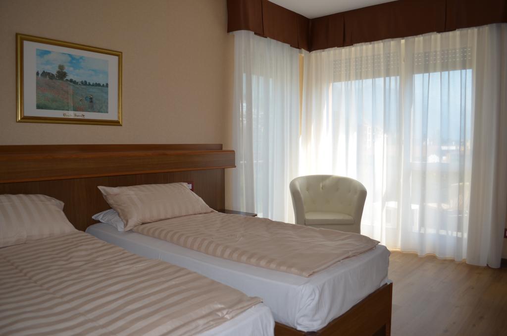 Sunlake Hotel Riva del Garda Exterior foto